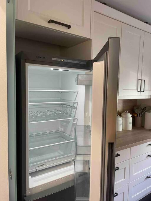 Moderne Wohnung In Der Naehe Vom Parndorf Outlet! Bruckneudorf Bagian luar foto