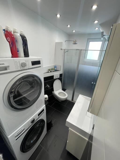 Moderne Wohnung In Der Naehe Vom Parndorf Outlet! Bruckneudorf Bagian luar foto